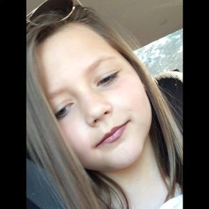 Meet your Posher, Ella